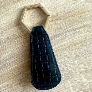 Toptote by Lindsay Albanese